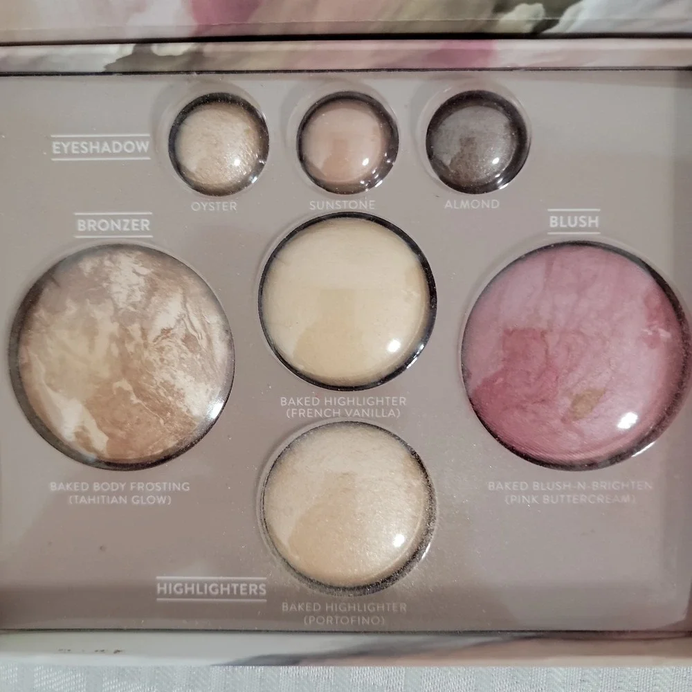 Laura Geller Best of the Best Baked Full Face Basics Palette & Brush NEW